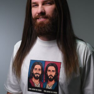Camiseta Oversized Com Jesus na Causa - Off-White